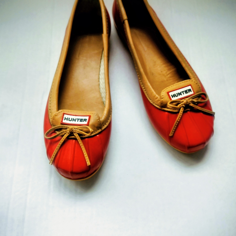 Hunter  Jaylen Women's Red and Tan Flats, Sz 7